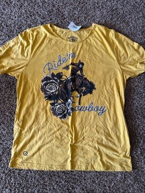 Rodeo Quincy Yellow 'Rider'm Cowboy' Graphic Tee